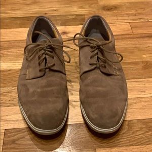 Clark’s Men Dress Shoe. Suede. Beige Khaki Color